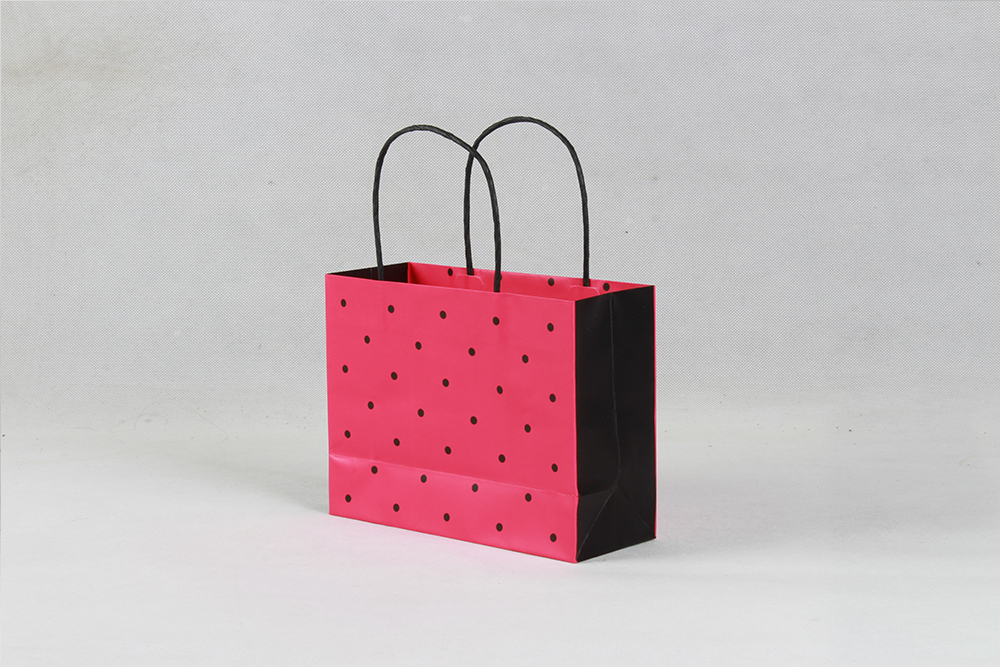 玫紅黑點(diǎn)時(shí)尚銅版禮品紙袋定制 玫紅黑點(diǎn)時(shí)尚銅版禮品紙袋定制