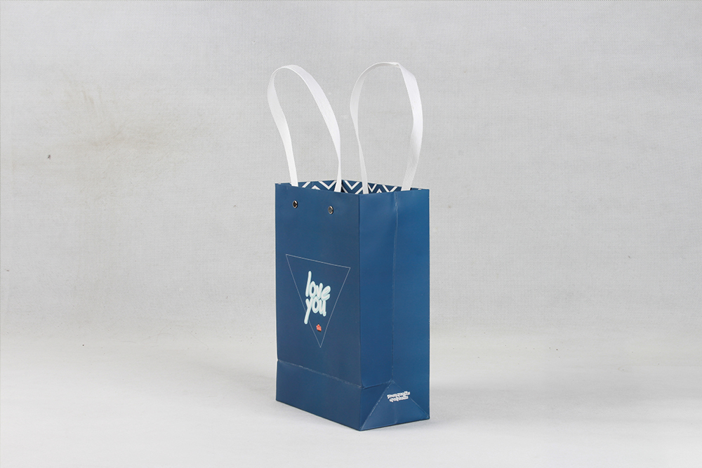 LOVEYOU精美禮品白卡紙袋定制 LOVEYOU精美禮品白卡紙袋定制