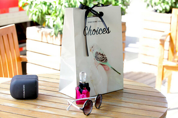 choices本白精美化妝品白卡紙袋定制 choices本白精美化妝品白卡紙袋定制