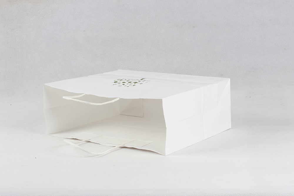 木之芽衣簡約服裝牛皮紙袋定制 木之芽衣簡約服裝牛皮紙袋定制