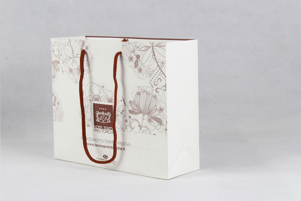 花紋時尚服裝紙袋定制 花紋時尚服裝紙袋定制