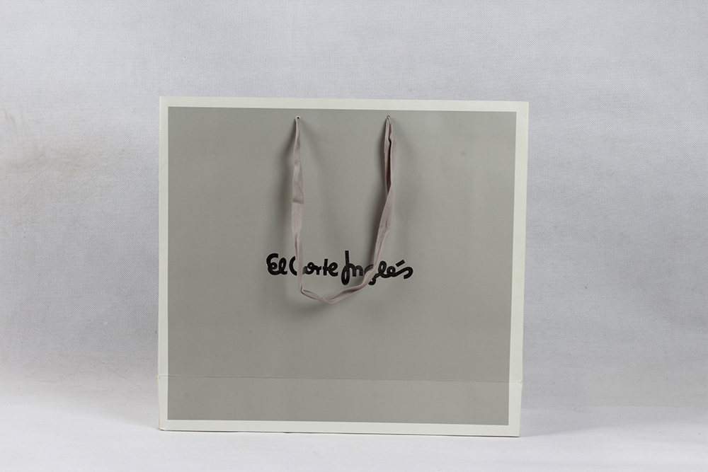 高檔灰色字母銅版紙袋 高檔灰色字母銅版紙袋