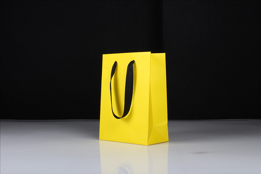 高檔白卡化妝品紙袋 高檔白卡化妝品紙袋