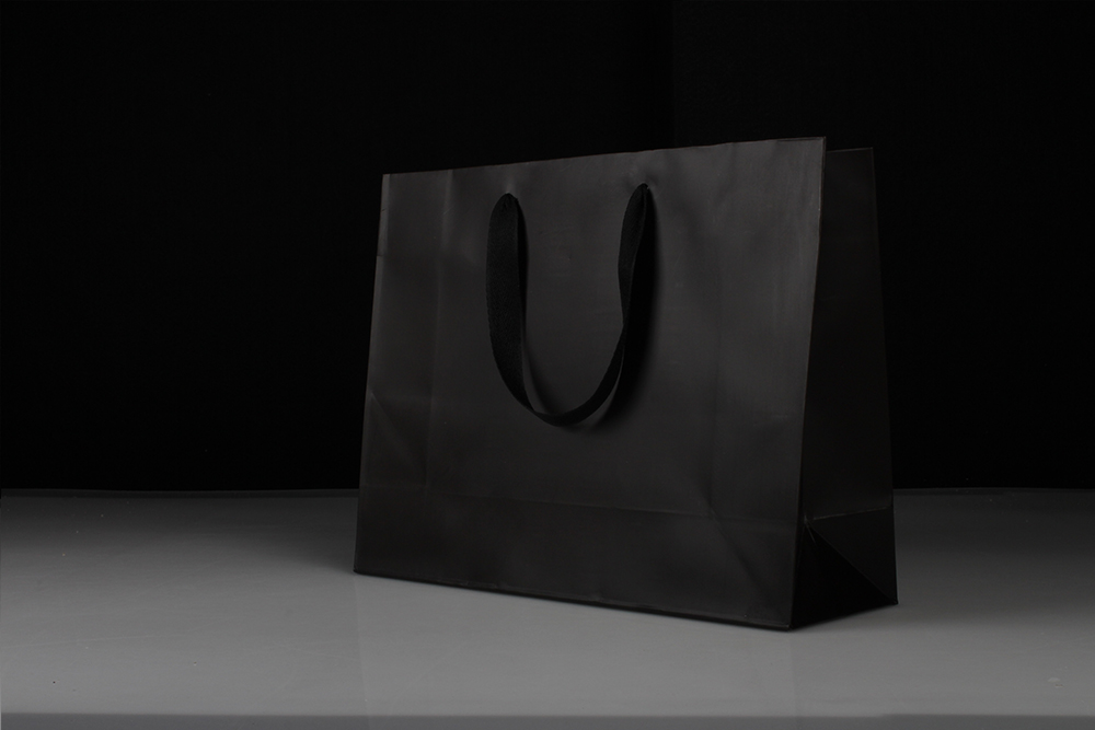 高檔白卡黑色禮品紙袋 高檔白卡黑色禮品紙袋