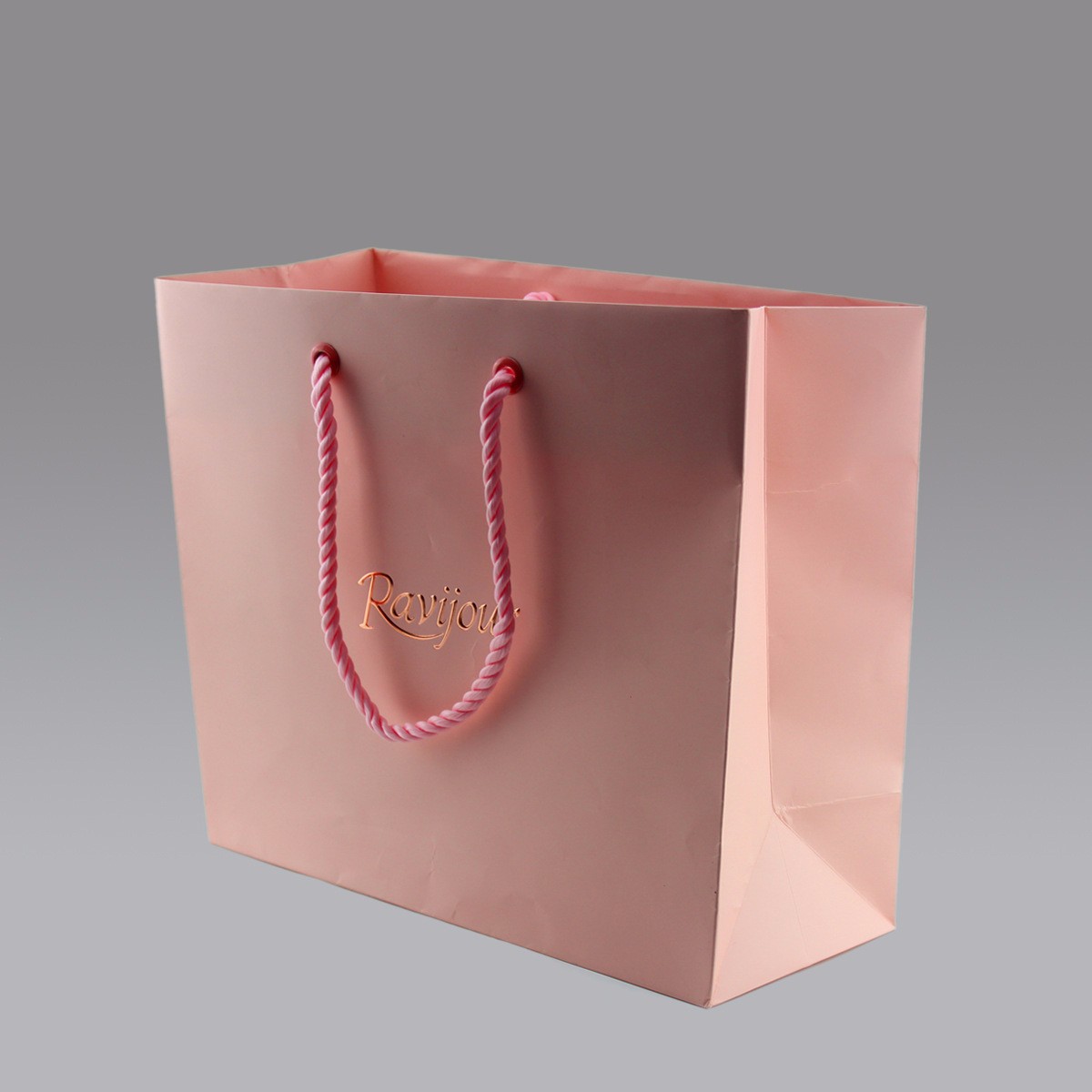 服裝手提紙袋怎樣定制與認識? 服裝手提紙袋怎樣定制與認識?